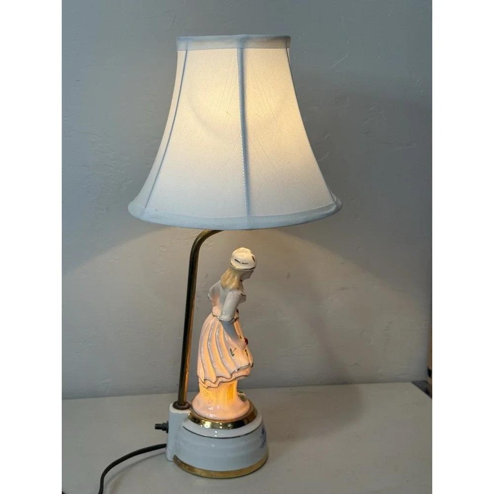 Vintage‎ Porcelain Lady Nightlight Table Lamp Retro Boudoir Light Gold Trim
